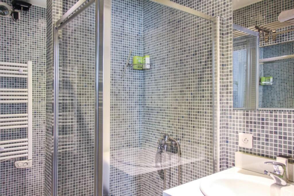 Appartement Lumineux Avec Terrasse Jardin Et Acces Piscine 빌프랑슈쉬르메르 외부 사진