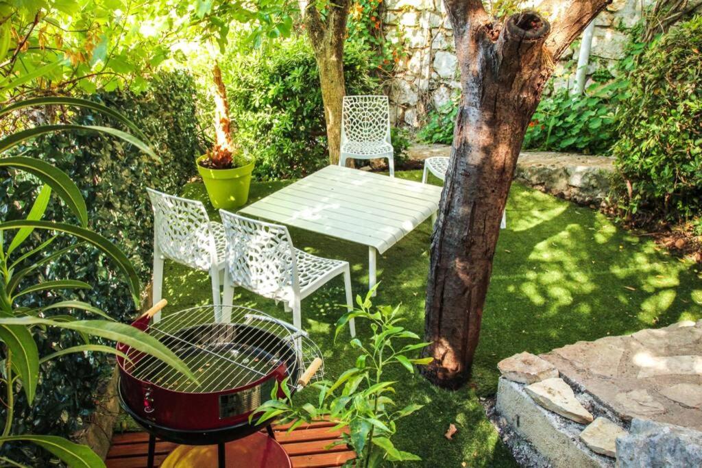 Appartement Lumineux Avec Terrasse Jardin Et Acces Piscine 빌프랑슈쉬르메르 외부 사진